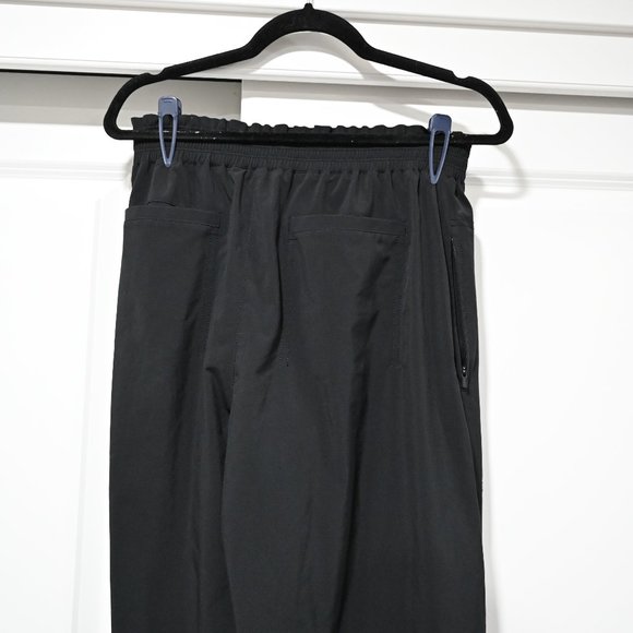 Athleta Size 6 Black Lightweight Performance Wear Jogger | Size 6 - Picture 6 of 10